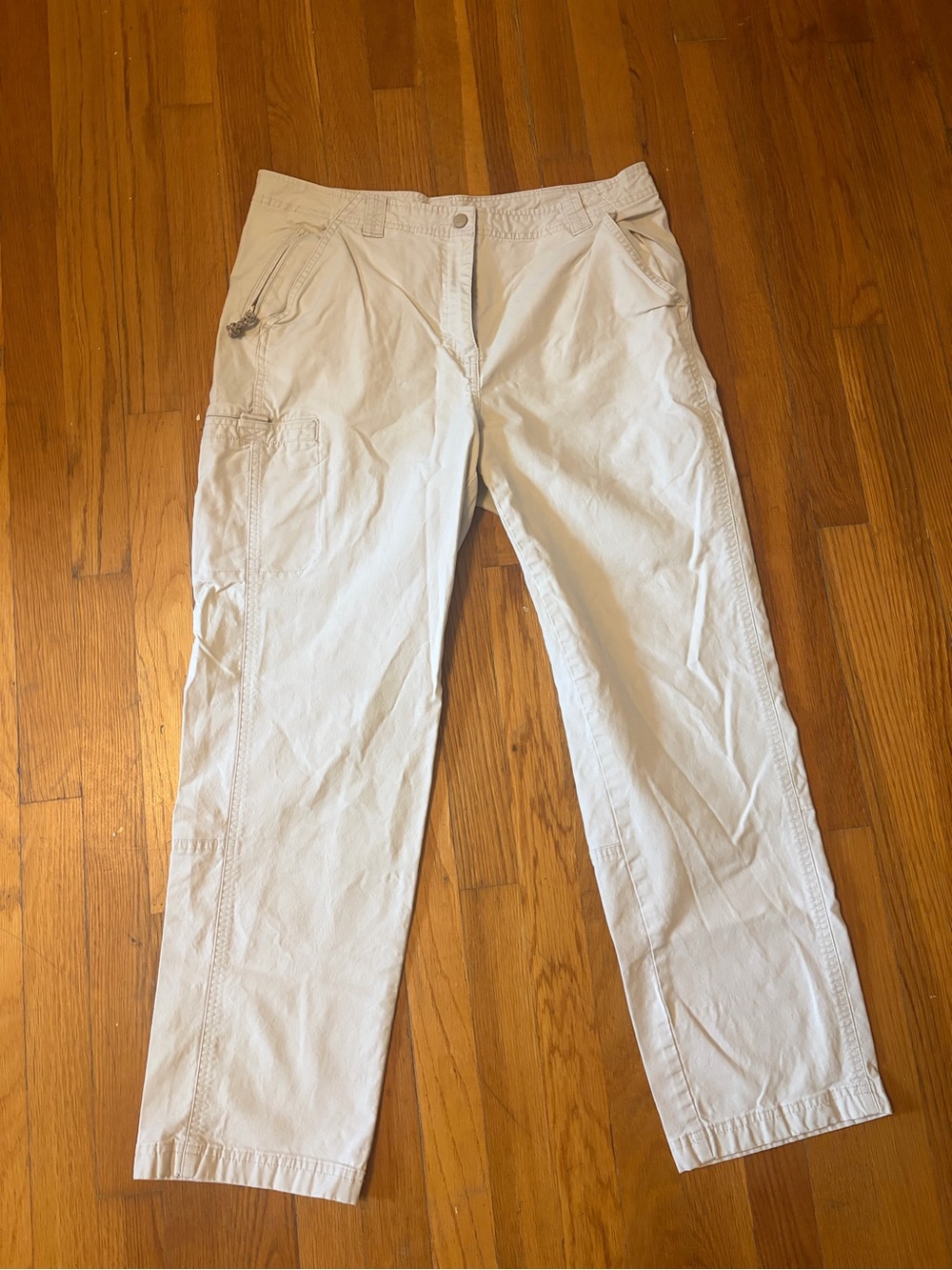 LL Bean Pants Womens Beige CargoHiking Outdoors Pants 34/29. 98% cotton 14 reg
